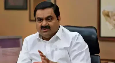 Adani-Green-mulls-raising-fund-expansion