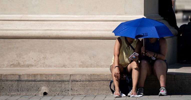 This year ‘virtually certain’ to be warmest in 125,000 years, EU scientists say