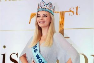 Miss World Karolina Bielawska arrives in Kashmir on day-long tour