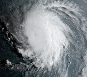 Hurricane Lee restrengthens in Atlantic Ocean; to impact Bermuda, Canada