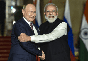 Putin praises PM Modi's 'Make in India' policies at 8th EEF