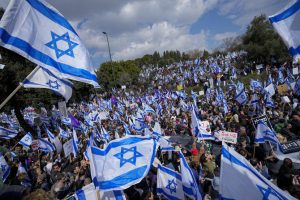Global demonstrations reflect divided opinions on the Israel-Hamas conflict