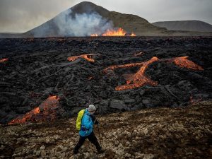 Iceland declares state of emergency after almost 800 earthquakes in 14 hours