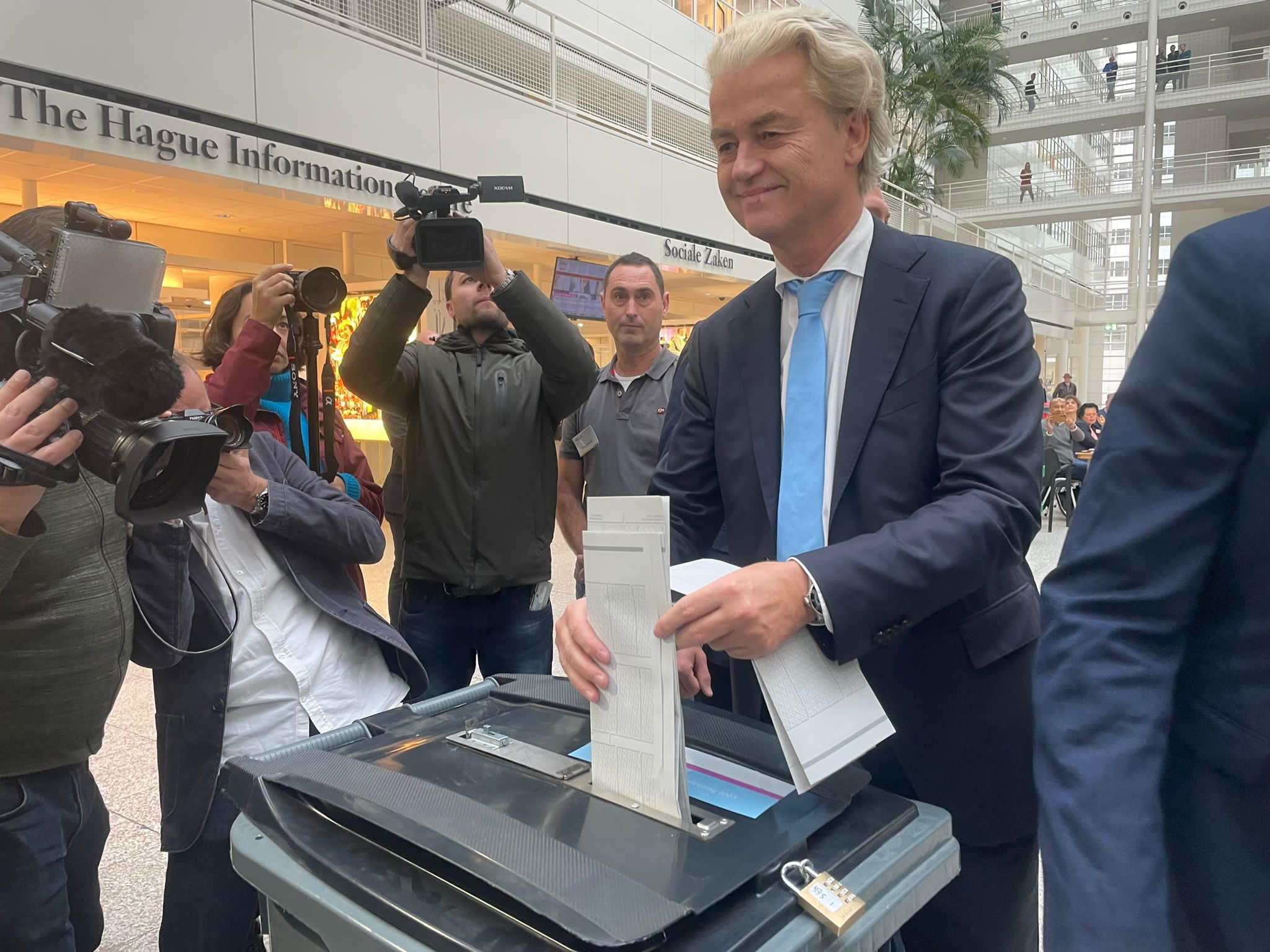 Far-right’s Geert Wilders seeks to form Dutch govt after shock election win