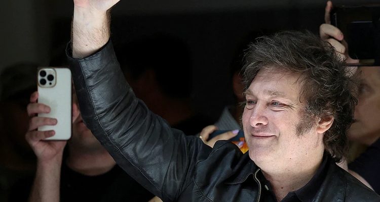 Argentine libertarian Javier Milei pledges new political era after election win
