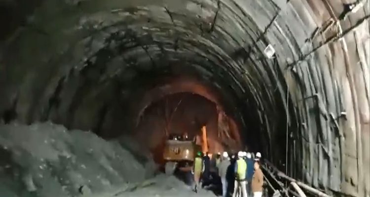 Rescuers hope bigger drill will reach 40 trapped in Uttarakhand tunnel