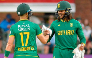 Tony de Zorzi slams maiden ton as South Africa beat India by 8 wickets to level 3-match series 1-1