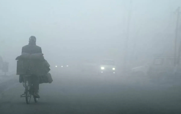 North India shrouded in dense fog; IMD issues warning for next 3-4 days