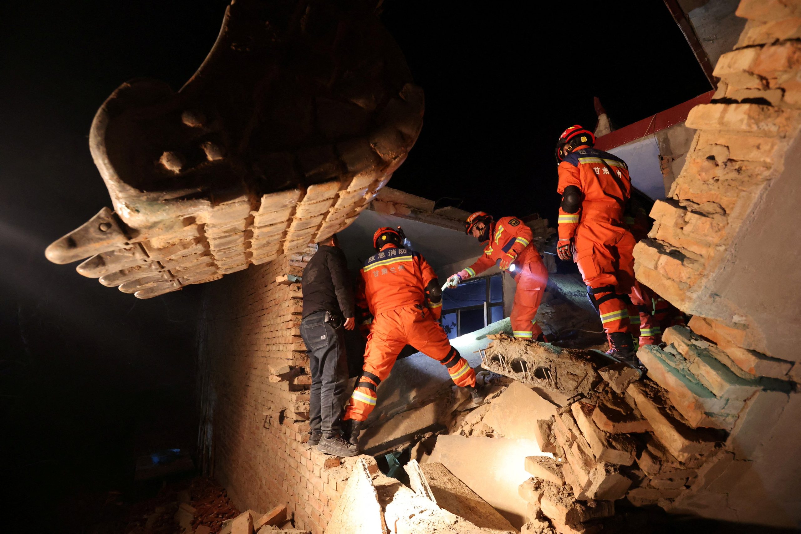 Magnitude 6.2 earthquake kills 118 in northwest China