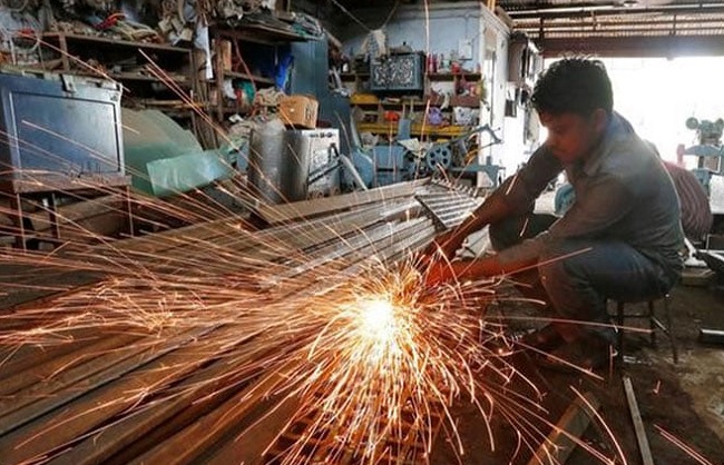 Industrial production in India rises by 2.4% in November 2023