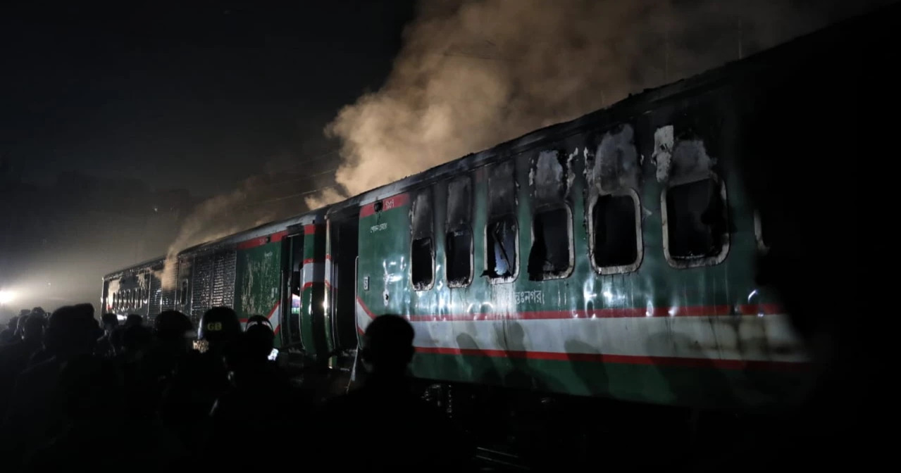 Four killed as miscreants set train on fire in Dhaka ahead of Bangladesh election