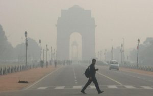 Delhi records mild New Year's morning at 10.1°C, dense fog blankets northern region
