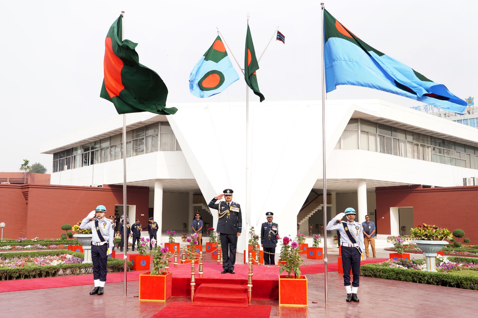 Indian Air Chief Marshal honors Bangladesh War Heroes on Dhaka visit