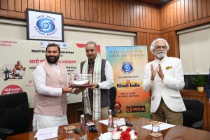 'Vocal For Local': Doordarshan news anchors to wear Khadi attire to promote India's heritage