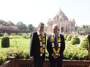 New Zealand's Deputy PM offers prayers at Akshardham Temple in Gujarat