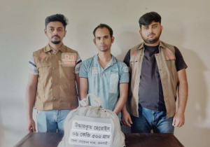 Bangladesh Police Arrest Drug Peddler Near Indian Border
