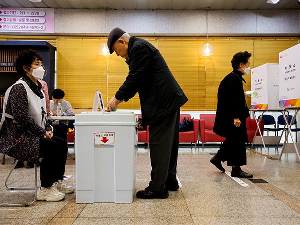 South Koreans vote for new parliament after campaign focused on economy, graft