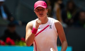 Swiatek cruises, Wawrinka and Monfils conclude French Open chapters