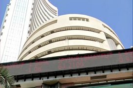 Nifty, Sensex open flat amid continued selling by FIIs