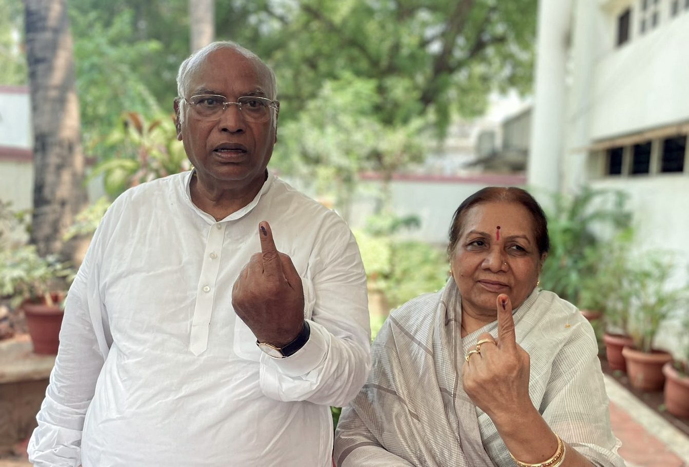 Congress president Mallikarjun Kharge casts vote in Karnataka’s Kalaburagi