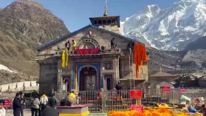 Kedarnath portals to open tomorrow, huge crowd of devotees head for shrine