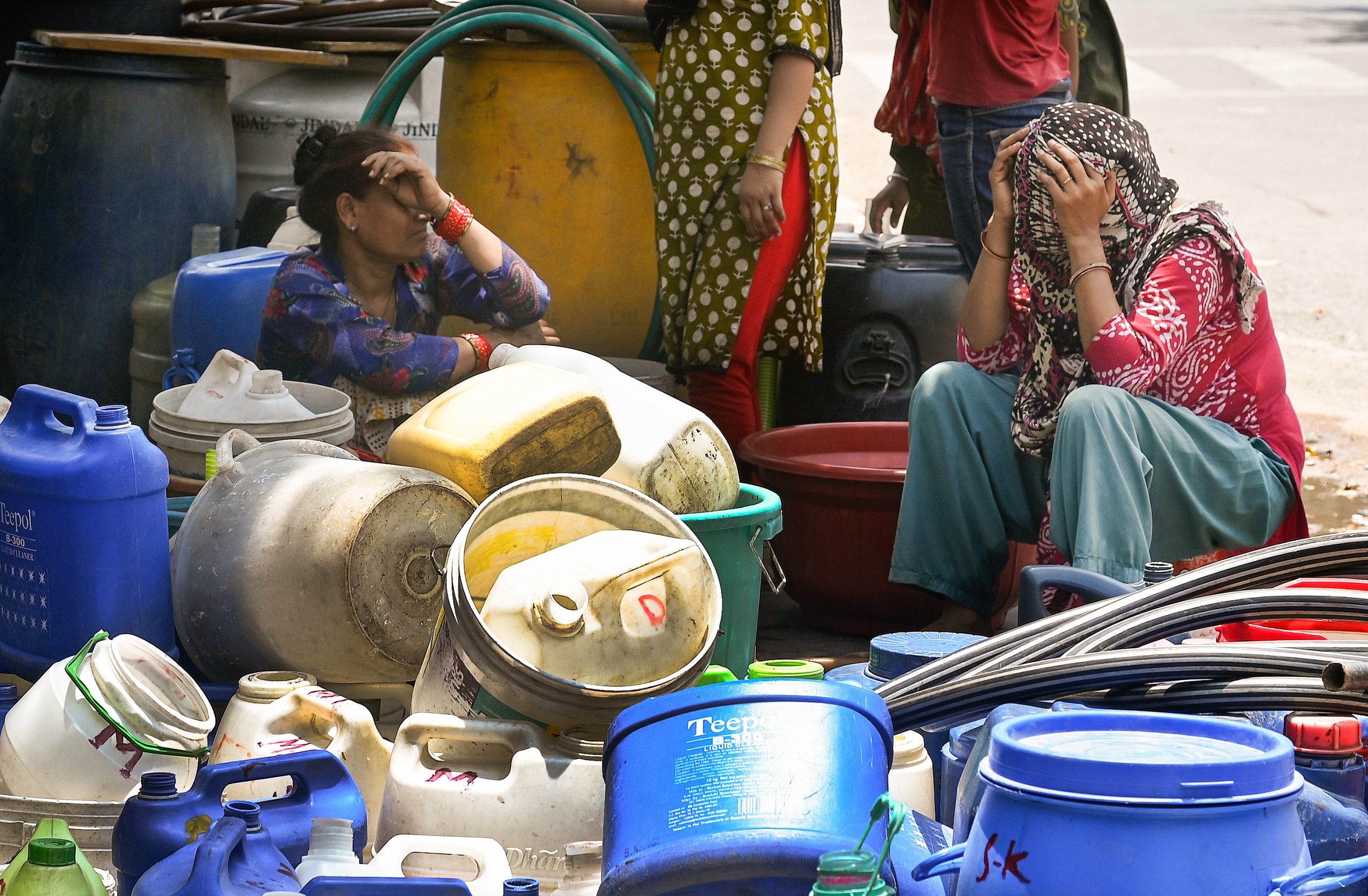 Delhi Government to hold an emergency meeting to address the issue of water shortage