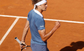 Italian Open: Alexander Zverev beats injury scare to reach semis