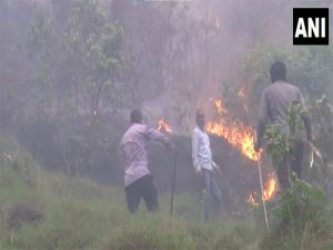Forest officers use drones to extinguish fires in Jammu and Kashmir