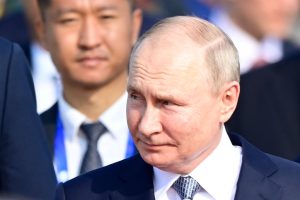 Xi lauds China-Russia ties as Putin arrives in Beijing