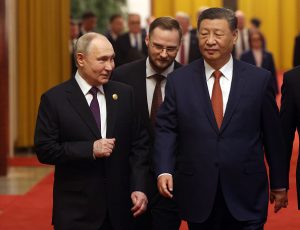 China rolls out red carpet for Putin with welcome ceremony