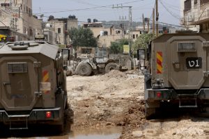 Israeli forces move deeper into Rafah in night of heavy battle