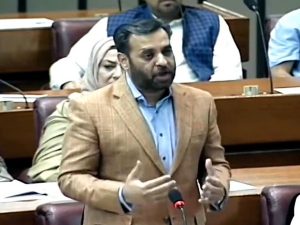Pakistani lawmaker says, India landed on Moon, but Karachi reports of kid dying in gutter