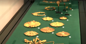 Ghana unveils looted treasures after 150 years abroad