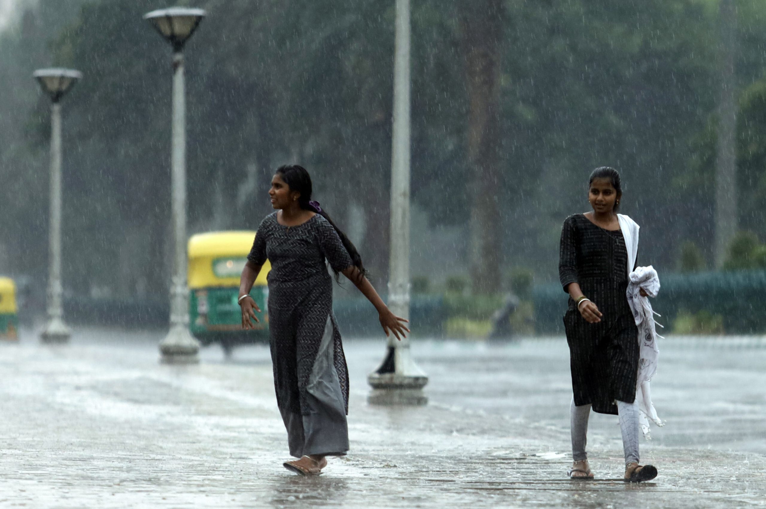 IMD predicts rain, thunderstorms across country after dust storm wreaks havoc in Delhi