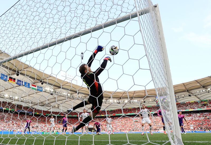 Germany cruise into Euro knockout stage with 2-0 win over Hungary