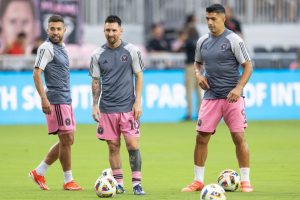 Messi, Suarez sit but Miami scores late to stun Philly 2-1