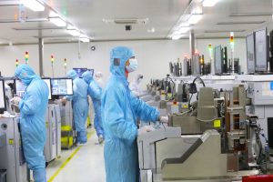 US pushing Netherlands, Japan to restrict more chipmaking equipment to China, source says
