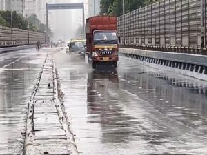 Mumbai: Pre-monsoon rain lashes several parts of city