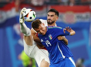 Zaccagni's stoppage-time stunner sends Italy through to last 16