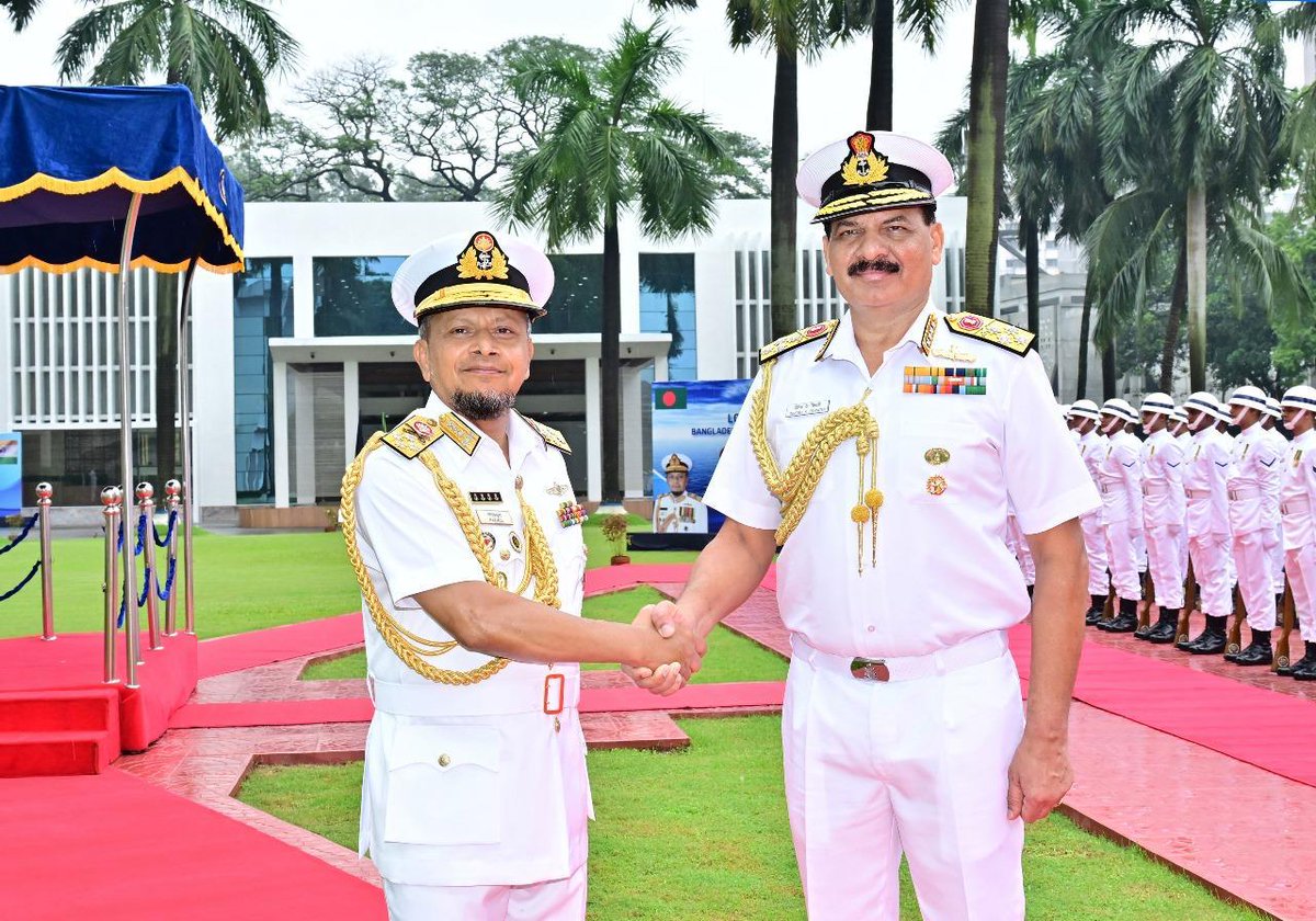 Indian Navy Chief held bilateral discussions with his Bangladeshi counterpart in Dhaka