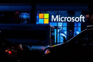 Microsoft alerts businesses, governments to server software attack