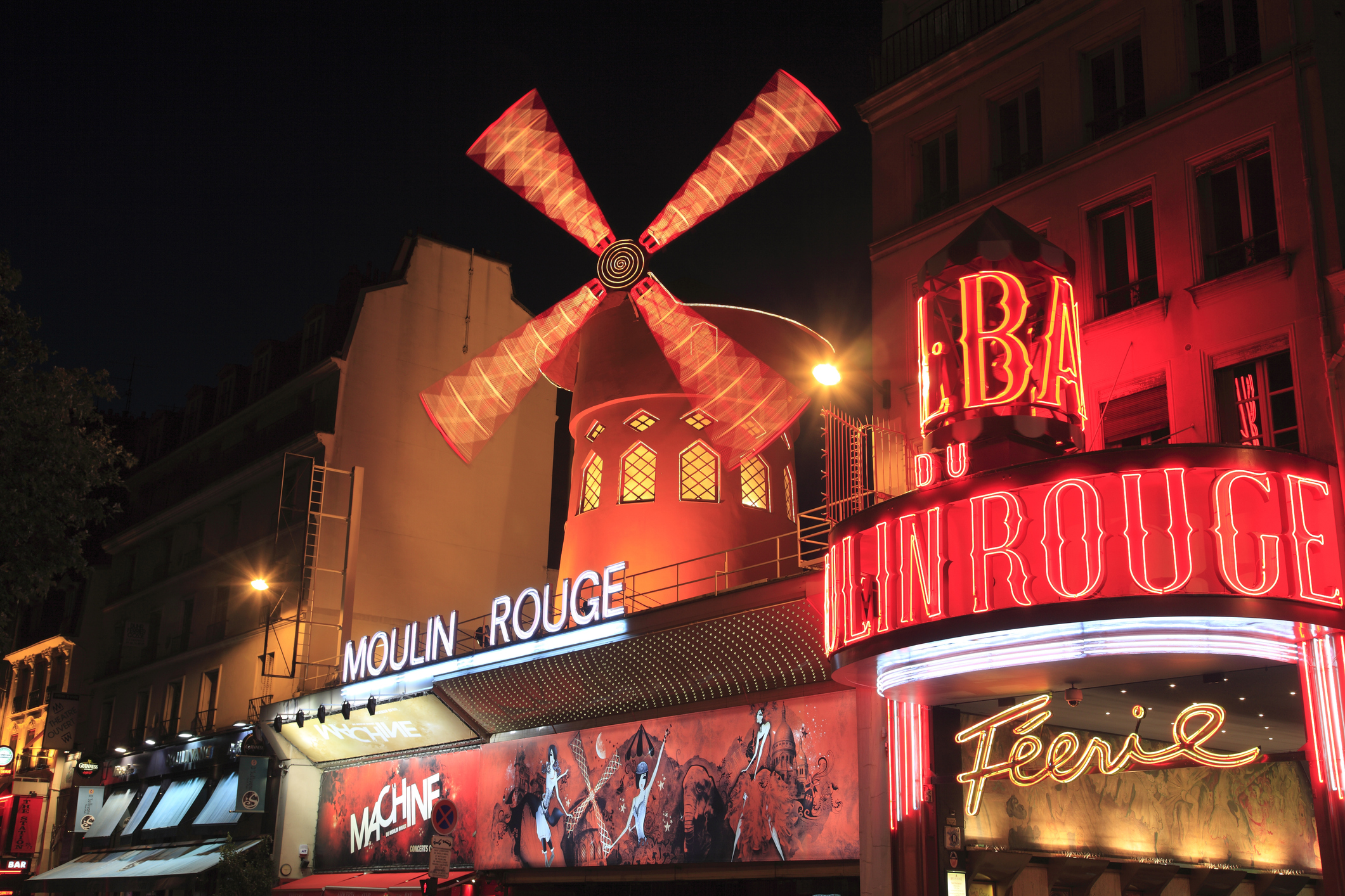 Moulin Rouge lights up its new sails and celebrates with can-can show