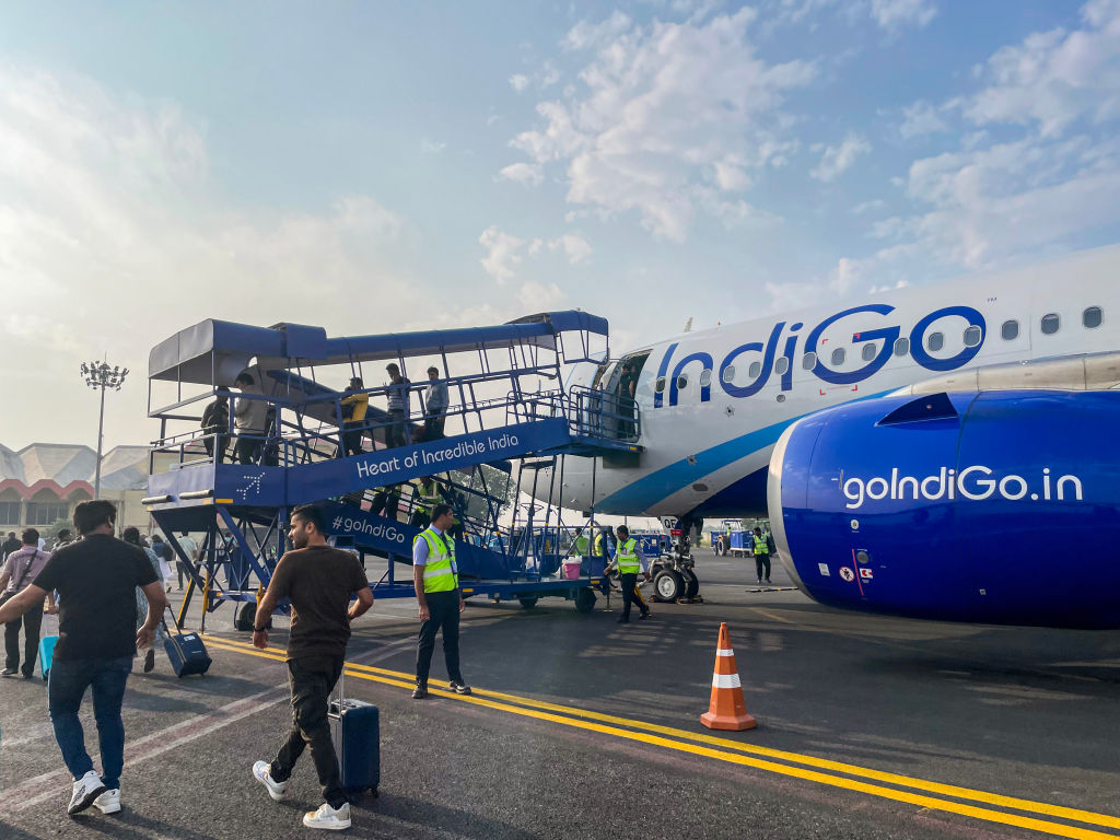 DGCA Orders IndiGo to Cut Flights by 5% Amid Winter Schedule Failures, Government Flags Safety and Accountability