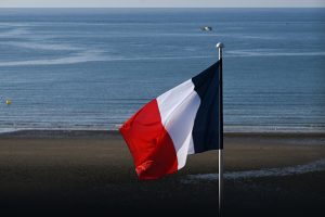 French left wants to rule but centrists demand a role