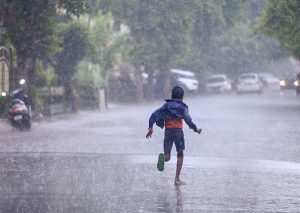 Maharashtra: IMD predicts heavy to very heavy rainfall for Mumbai, issuing orange alert