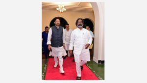 Champai Soren resigns as Jharkhand CM, Hemant Soren stakes claim to form govt