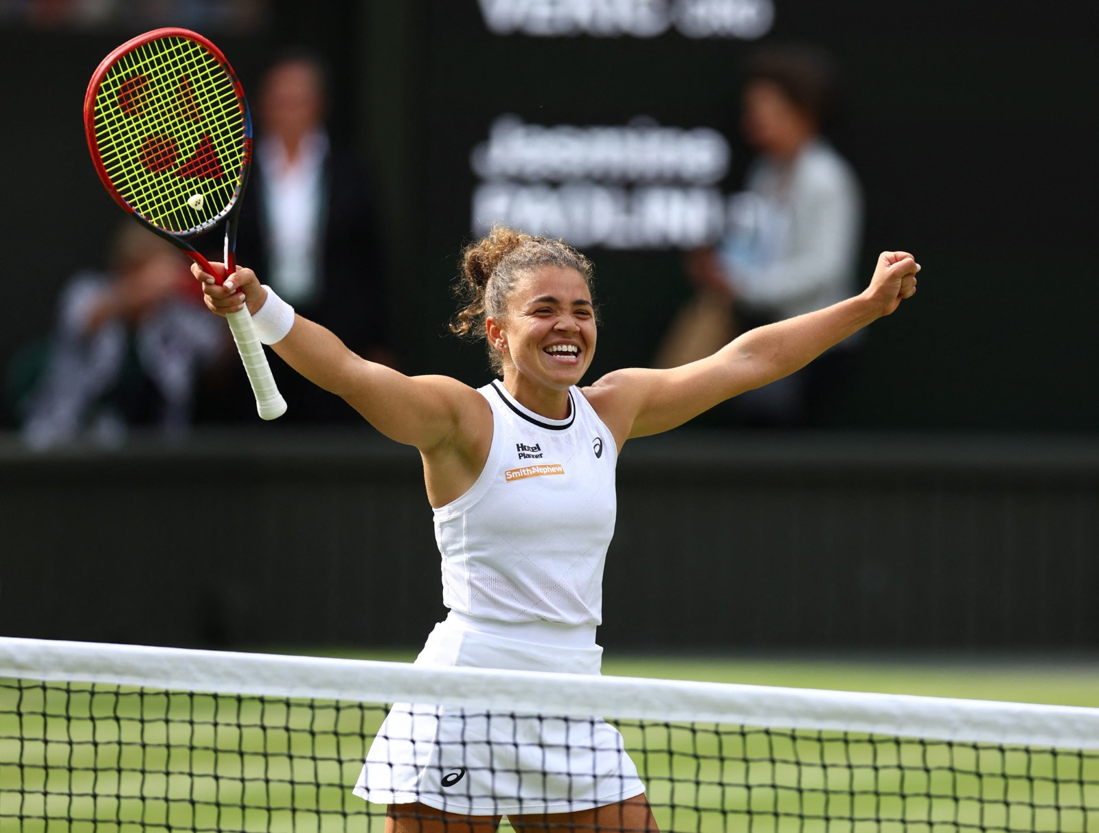 Paolini edges Vekic in marathon match to reach first Wimbledon final