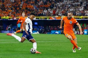 England reach Euros final for second consecutive time with last-minute goal