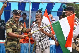 "Unity in diversity": BSF takes out 'Har Ghar Tiranga' bike rally in West Bengal's Krishnanagar
