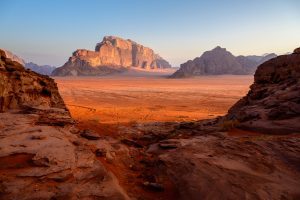 Scientists propose warming up Mars by using heat-trapping 'glitter'